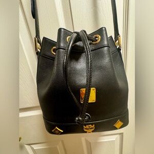 MCM EUC Vintage Drawstring Bucket Bag Black Gold Hardware Leather Crossbody